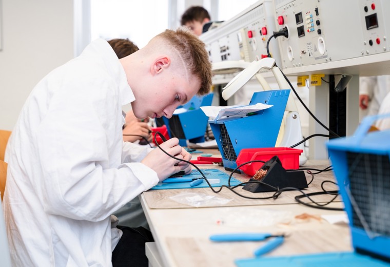 Učebna praxe elektronika - SPŠEI Frenštát p.R.