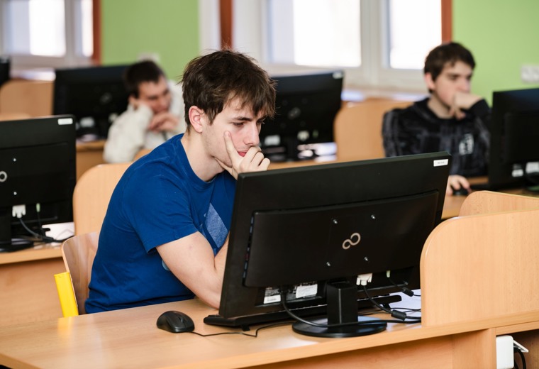 Učebna výpočetní techniky V3 - SPŠEI Frenštát p.R.