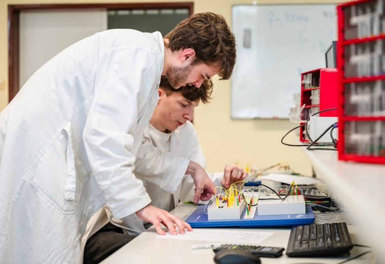 Elektrotechnická laboratoř L6 - SPŠEI Frenštát p.R.