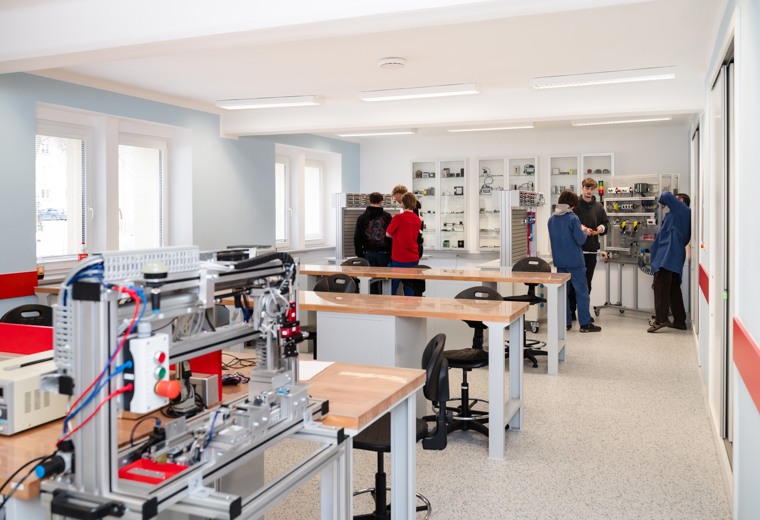 Odborný výcvik automatizace - SPŠEI Frenštát p.R.