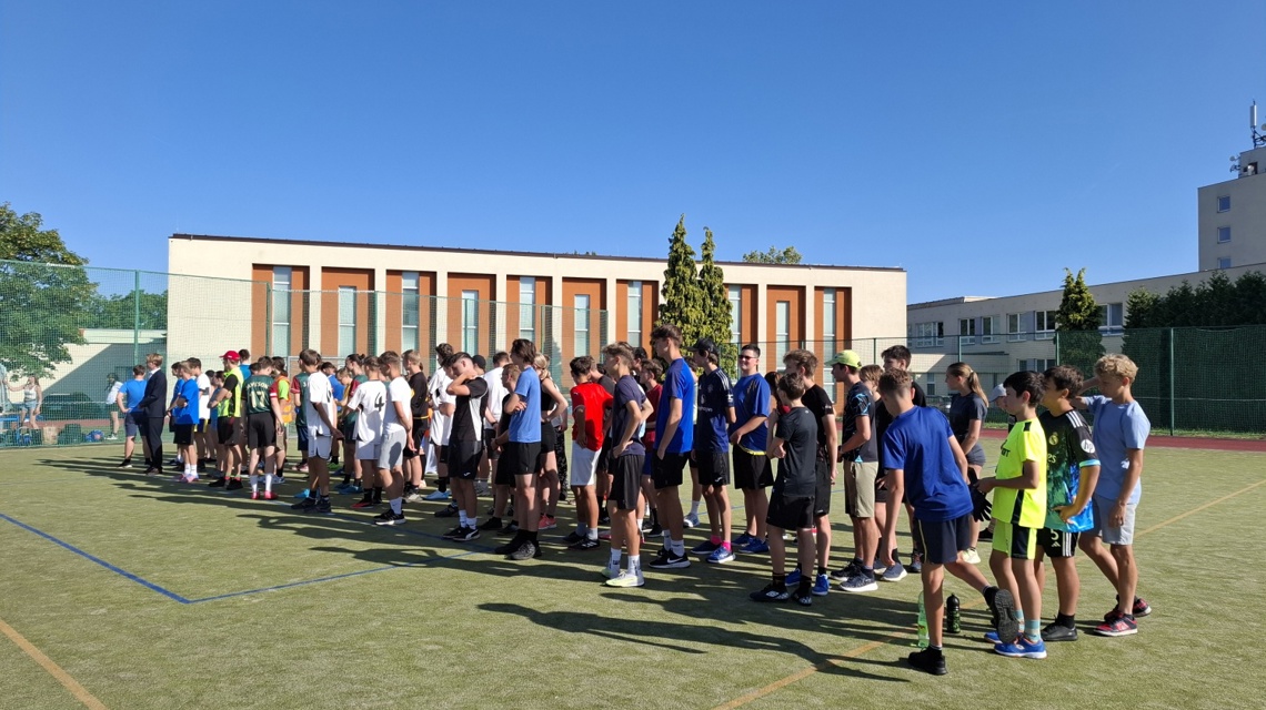  Závěrečný fotbalový turnaj gymnázia - zvětšit obrázek