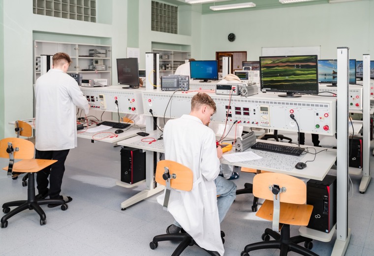 Elektrotechnická laboratoř L3 - SPŠEI Frenštát p.R.