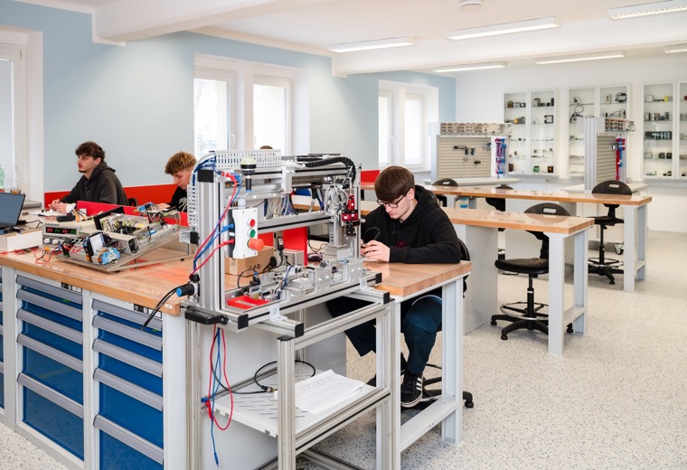 Odborný výcvik automatizace - SPŠEI Frenštát p.R.