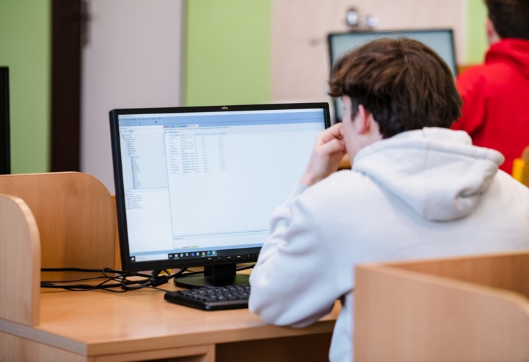 Učebna výpočetní techniky V3 - SPŠEI Frenštát p.R.