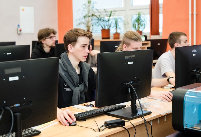 Učebna mikroprocesorové techniky - SPŠEI Frenštát p.R.