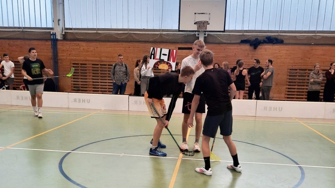 Vánoční florbalový turnaj - zvětšit obrázek