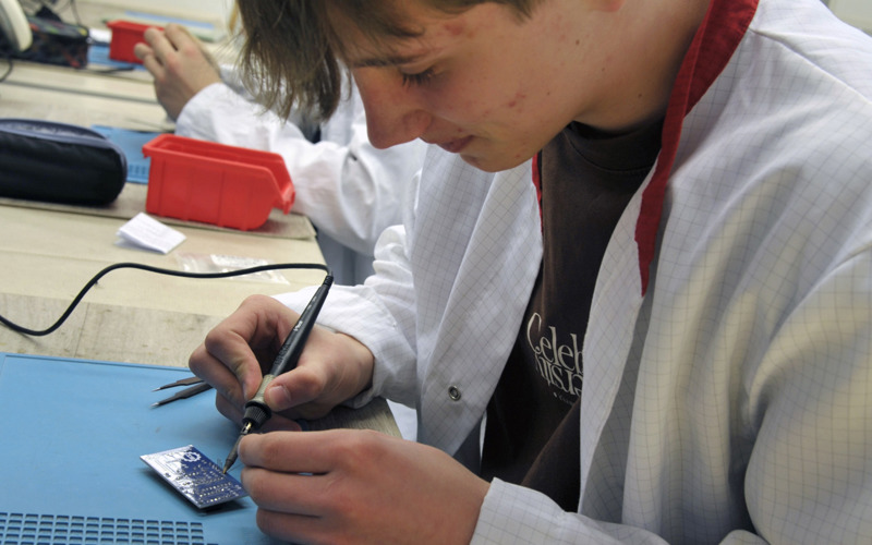 Dar firmy onsemi pro praktickou výuku pájení