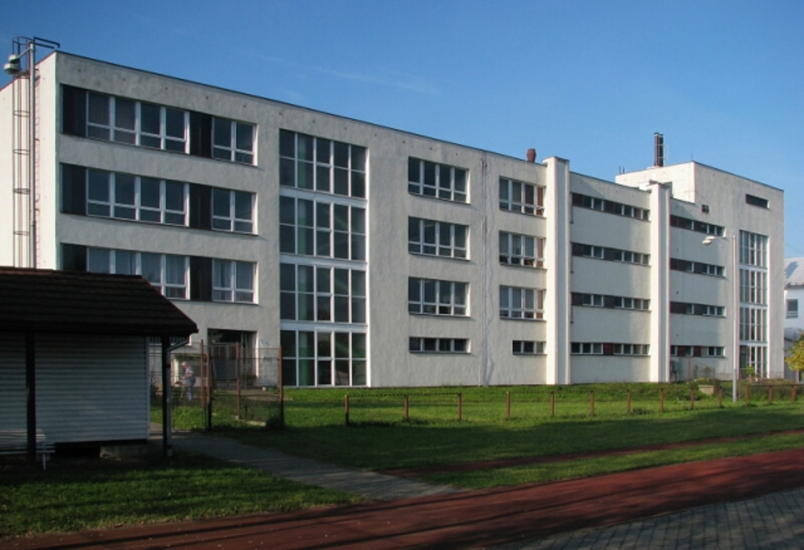 Gymnázium v Martinské čtvrti.