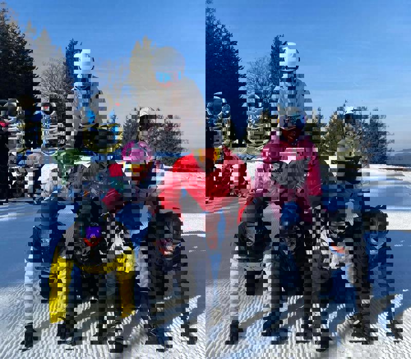 První ročníky gymnázia na lyžařském kurzu