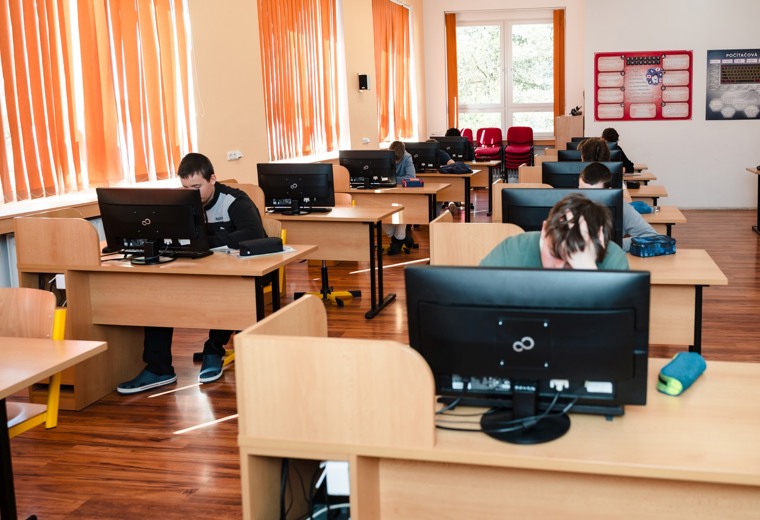 Učebna výpočetní techniky V4 - SPŠEI Frenštát p.R.